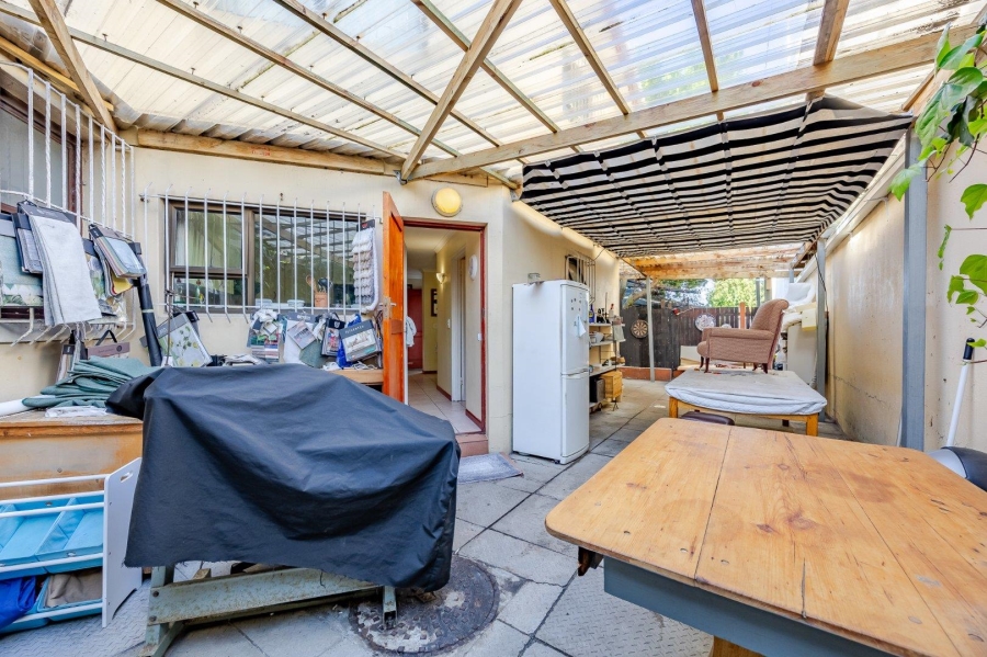 5 Bedroom Property for Sale in Lakeside Western Cape